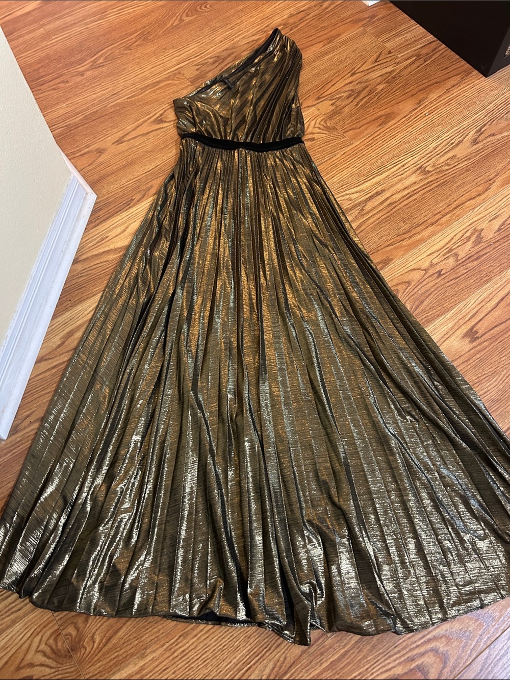 BCBGMaxAzria Metallic Gold One-Shoulder Pleated Gown